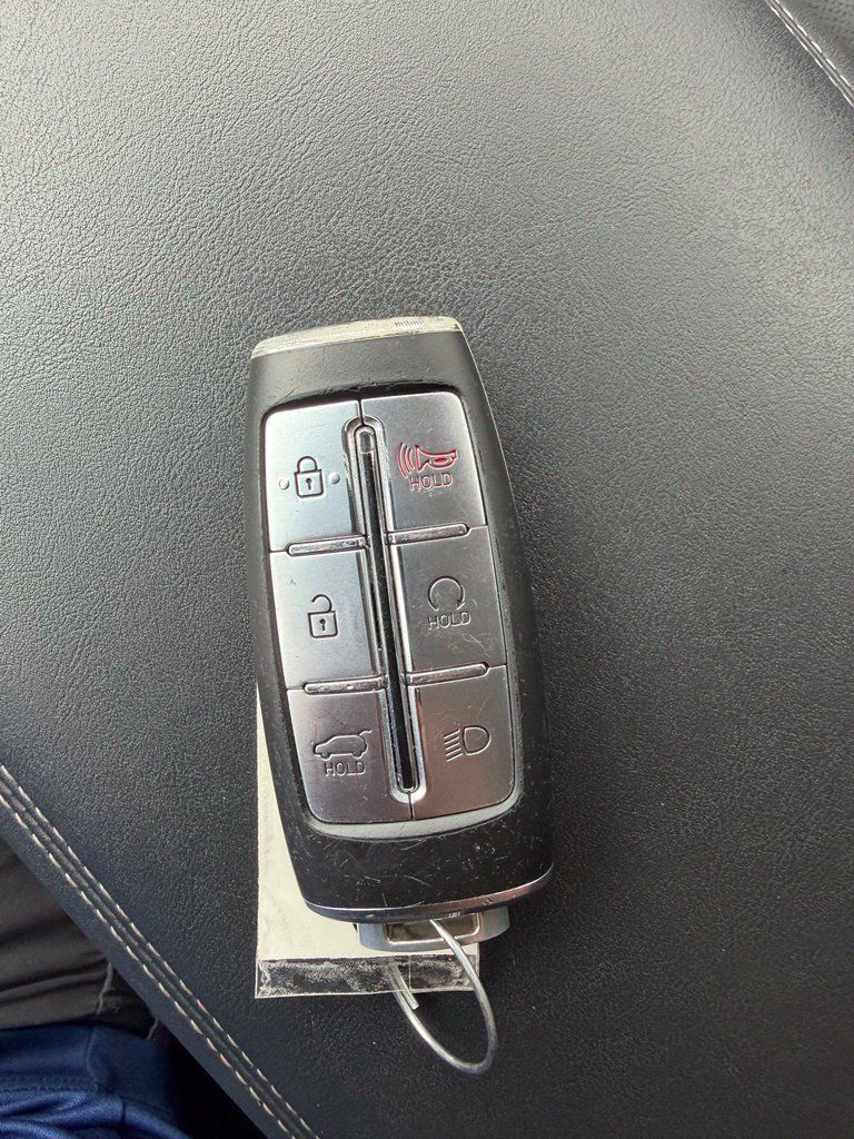 Used 2025 Genesis GV70 2.5T AWD/4WD image 25
