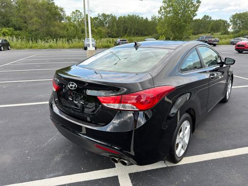 Used 2013 Hyundai Elantra FWD image 6