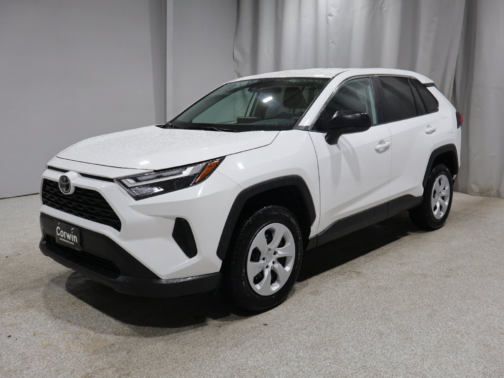 Used 2025 Toyota RAV4 LE AWD/4WD image 5