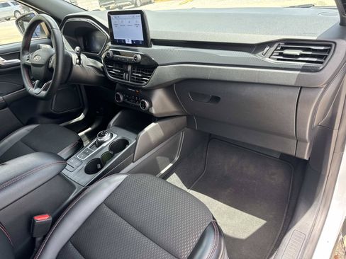 Used 2025 Ford Escape ST-Line FWD image 12