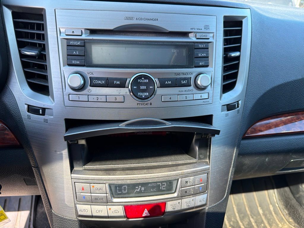 Used 2011 Subaru Outback 2.5i Limited w/ PWR Moonroof Pkg AWD/4WD image 15