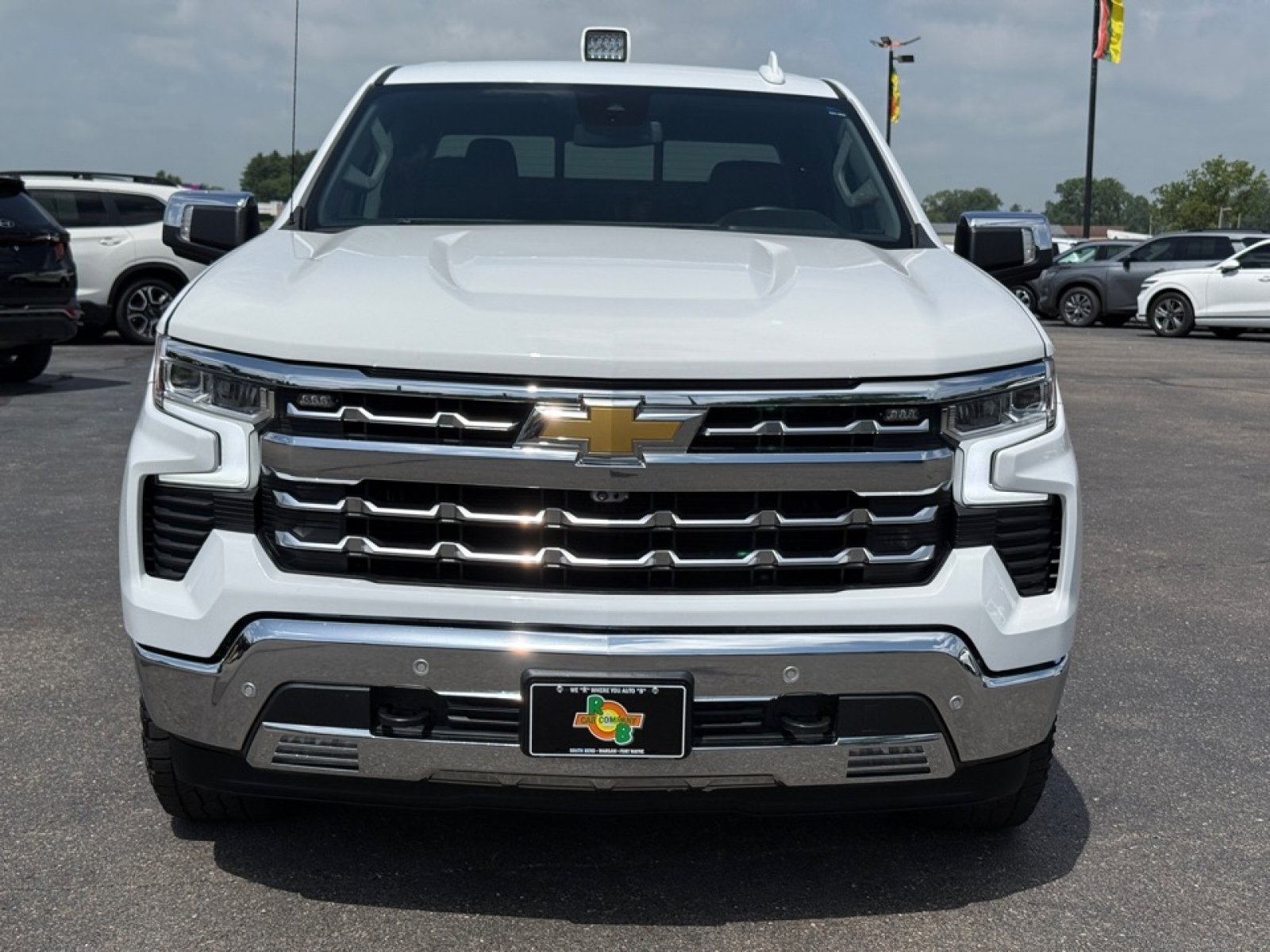 Used 2023 Chevrolet Silverado 1500 LTZ w/ LTZ Convenience Package II AWD/4WD image 3