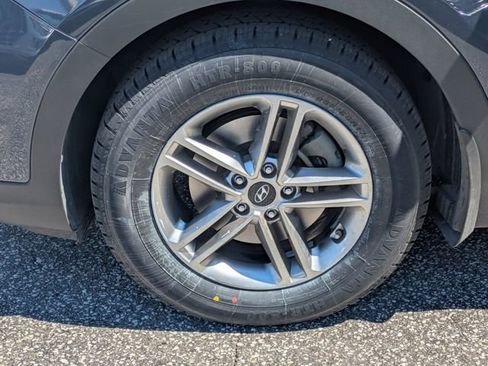 Used 2018 Hyundai Santa Fe Sport w/ 2.4L Value Package 02 FWD image 10
