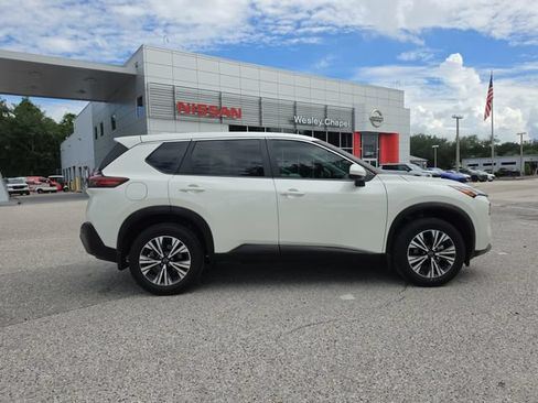 Certified 2023 Nissan Rogue SV FWD image 9