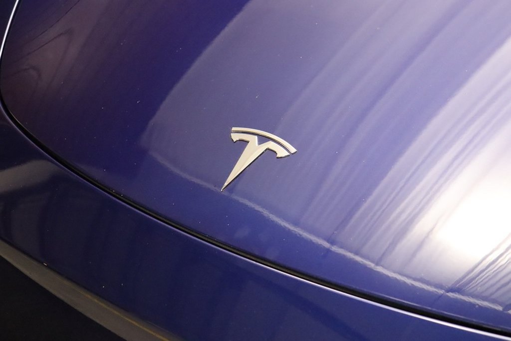 Used 2022 Tesla Model Y Long Range AWD/4WD image 3