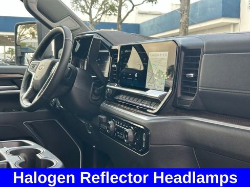 Used 2025 Chevrolet Silverado 2500 LT w/ Convenience Package image 28