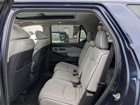 Used 2025 Honda Pilot Elite image 16