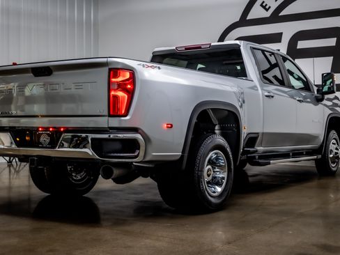Used 2022 Chevrolet Silverado 3500 LT w/ Convenience Package image 34