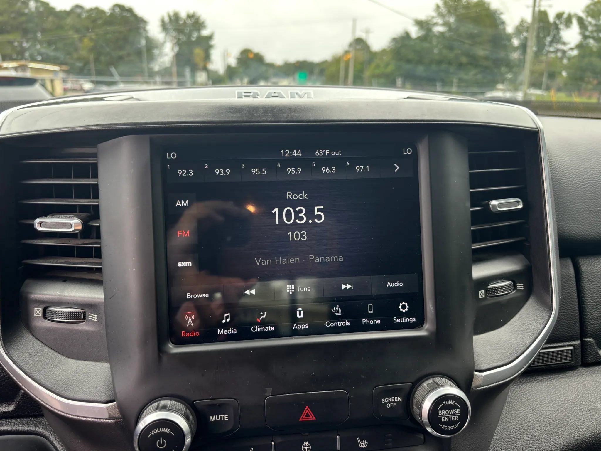 Used 2019 RAM 1500 Big Horn AWD/4WD image 16