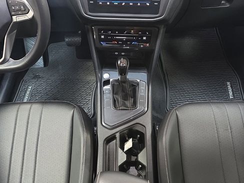 Used 2023 Volkswagen Tiguan SE image 25