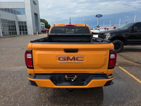 Used 2025 GMC Canyon AT4 w/ Technology Plus Package AWD/4WD image 4