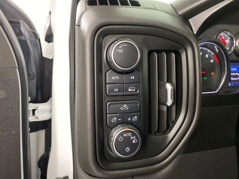 Used 2021 Chevrolet Silverado 1500 Custom w/ Custom Max Trailering Package image 11