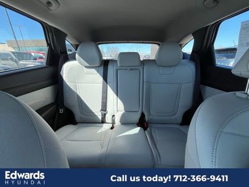 New 2025 Hyundai Tucson SE image 19