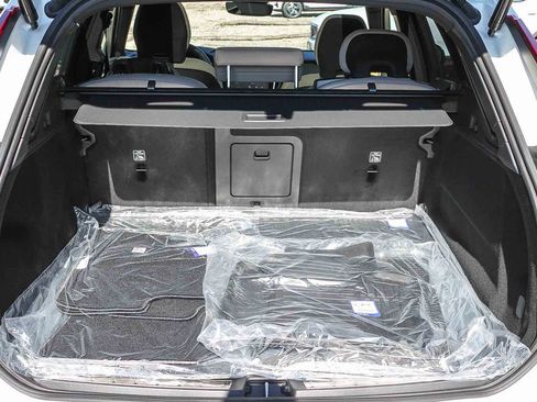 New 2026 Volvo XC60 B5 Plus w/ Climate Package PRO AWD/4WD image 13