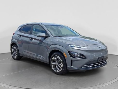 Used 2023 Hyundai Kona SE FWD image 1