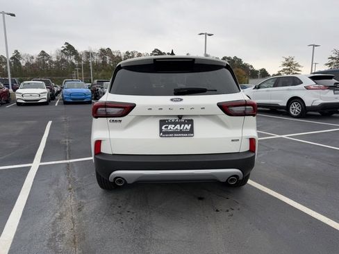 New 2025 Ford Escape SE image 6