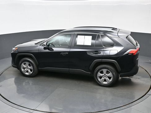 Used 2025 Toyota RAV4 XLE AWD/4WD image 37