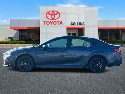 New 2026 Toyota Camry SE image 5