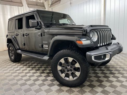 Used 2018 Jeep Wrangler Unlimited Sahara w/ LED Lighting Group image 44
