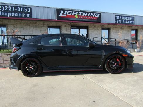 Used 2018 Honda Civic Type R image 5