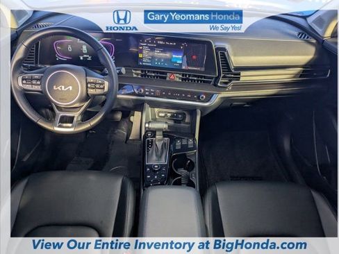 Used 2025 Kia Sportage EX w/ Premium Package image 19