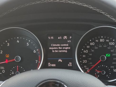Used 2021 Volkswagen Tiguan SE w/ Panoramic Sunroof Package AWD/4WD image 11