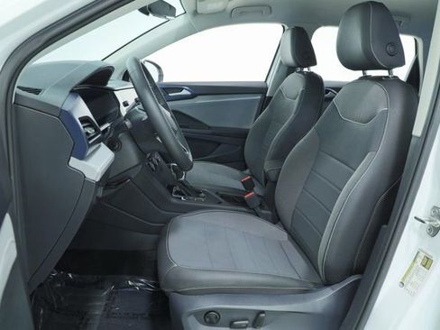 New 2024 Volkswagen Taos SE image 27