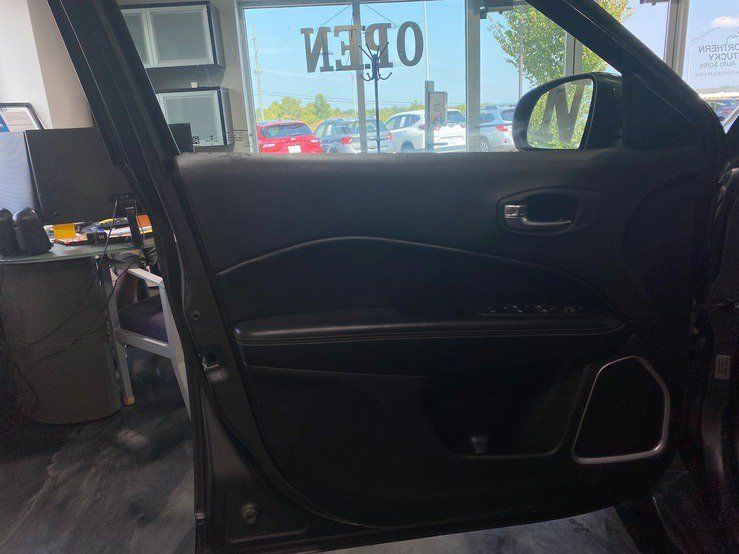 Used 2019 Jeep Compass Latitude w/ Popular Equipment Group AWD/4WD image 12