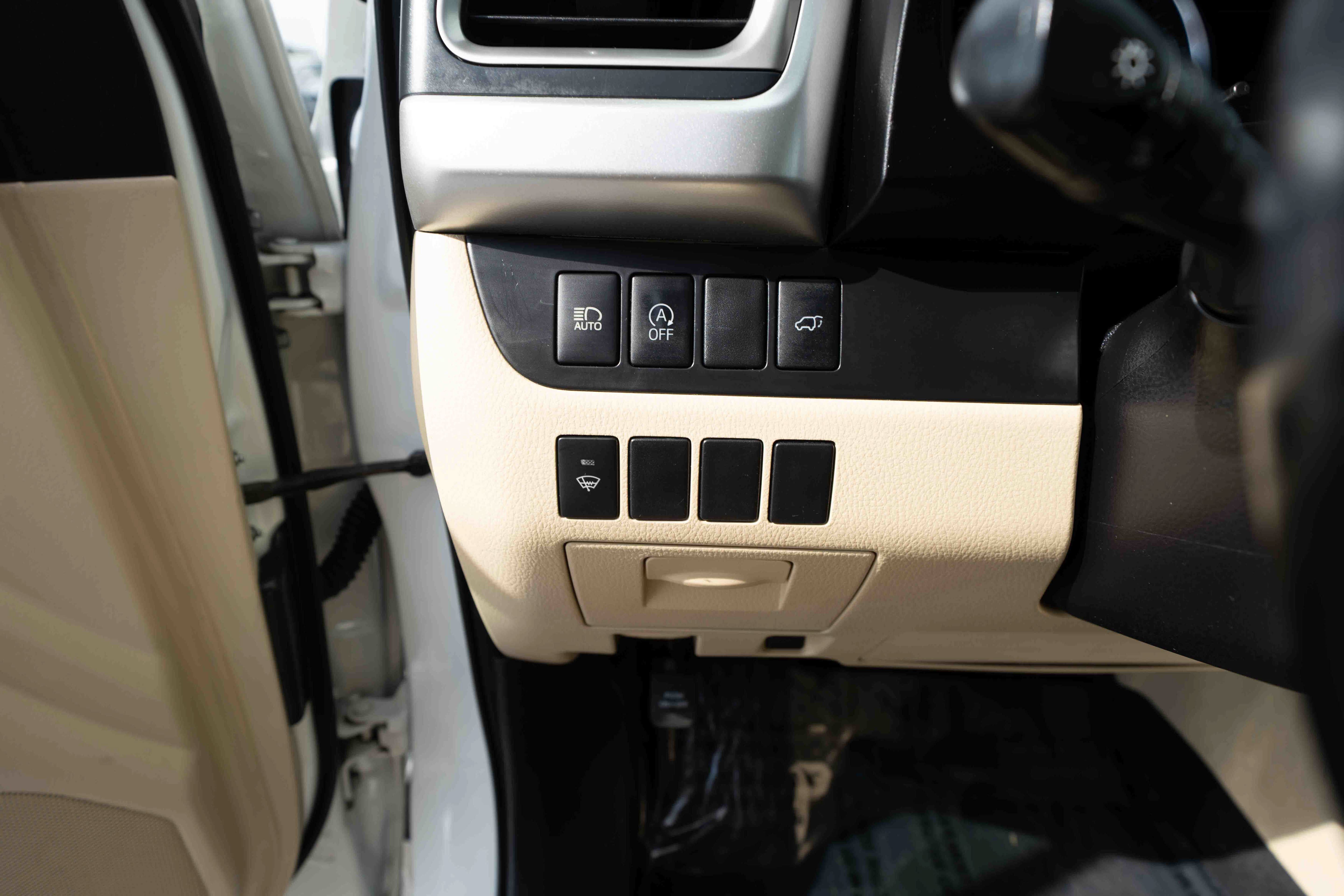 Used 2017 Toyota Highlander XLE AWD/4WD image 11