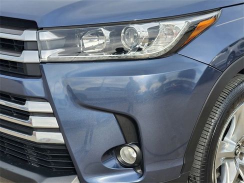 Used 2018 Toyota Highlander Limited image 24