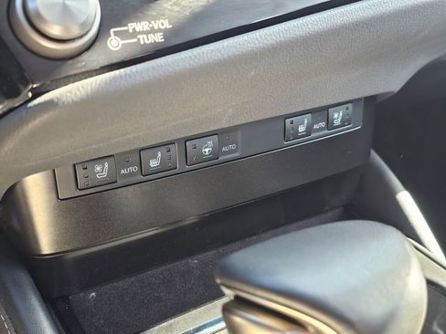 Used 2025 Lexus ES 300h w/ Premium Package FWD image 35