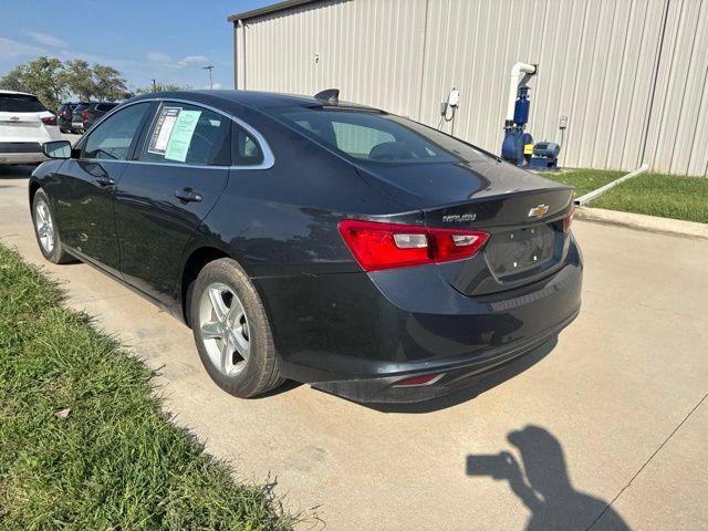 Used 2020 Chevrolet Malibu LS FWD image 2