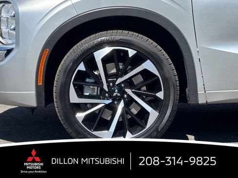 Used 2024 Mitsubishi Outlander SEL AWD/4WD image 28