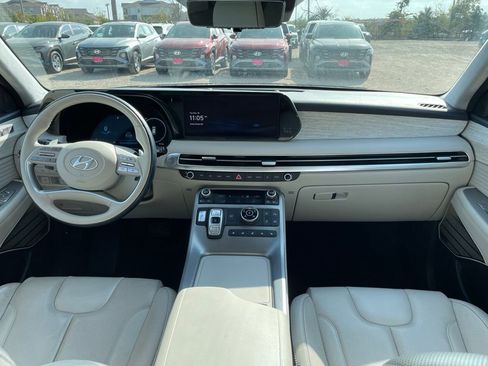 Used 2023 Hyundai Palisade Calligraphy image 18