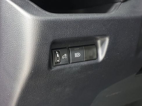 Used 2021 Toyota RAV4 LE FWD image 18