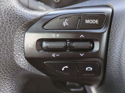 Used 2022 Kia Rio LX image 22