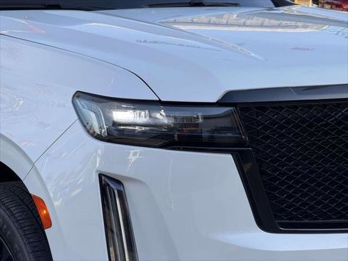 Used 2021 Cadillac Escalade Sport w/ Driver Assist Tech Package image 10