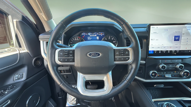 Used 2022 Ford Expedition XLT RWD image 12