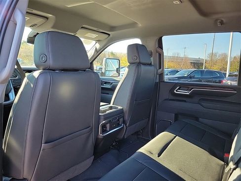 New 2026 GMC Sierra 2500 SLT w/ SLT Premium Package image 12