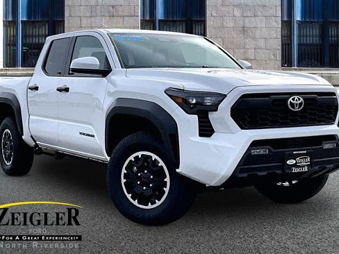 Used 2025 Toyota Tacoma TRD Off-Road image 1
