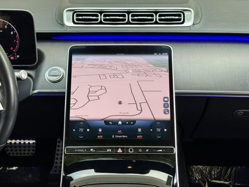 Used 2022 Mercedes-Benz S 500 4MATIC w/ AMG Line Package image 27