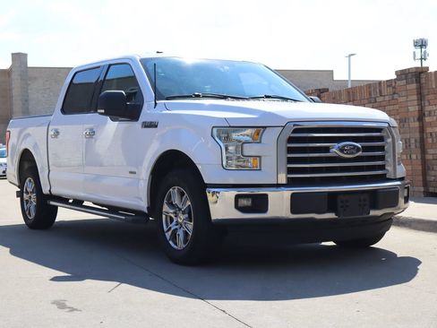 Used 2015 Ford F150 XLT w/ Equipment Group 301A Mid RWD image 2