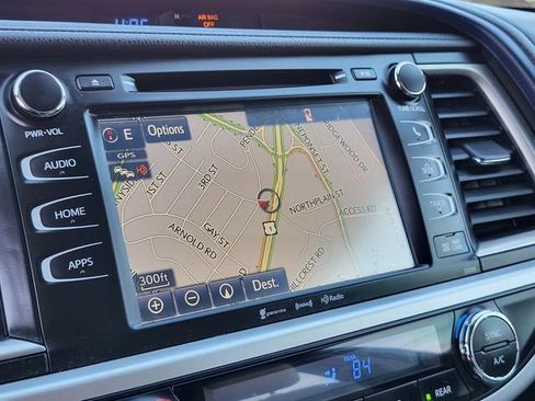 Used 2019 Toyota Highlander XLE AWD/4WD image 23