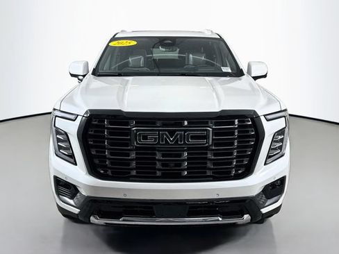 Used 2025 GMC Yukon XL Denali Ultimate AWD/4WD image 2
