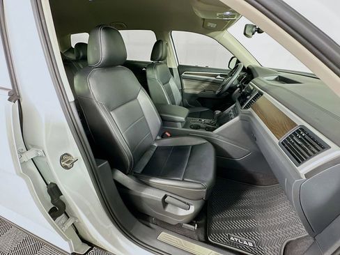Used 2021 Volkswagen Atlas SE image 34