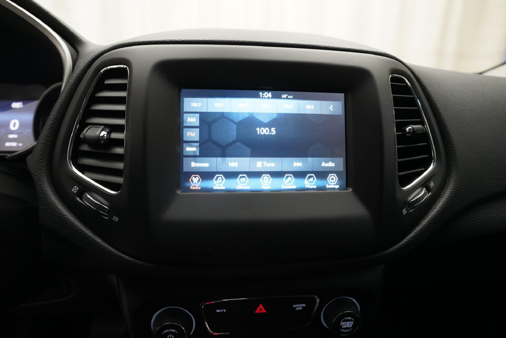 Used 2018 Jeep Compass Latitude w/ Popular Equipment Group AWD/4WD image 6
