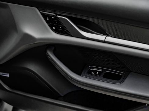 Used 2020 Porsche Taycan Turbo S image 76