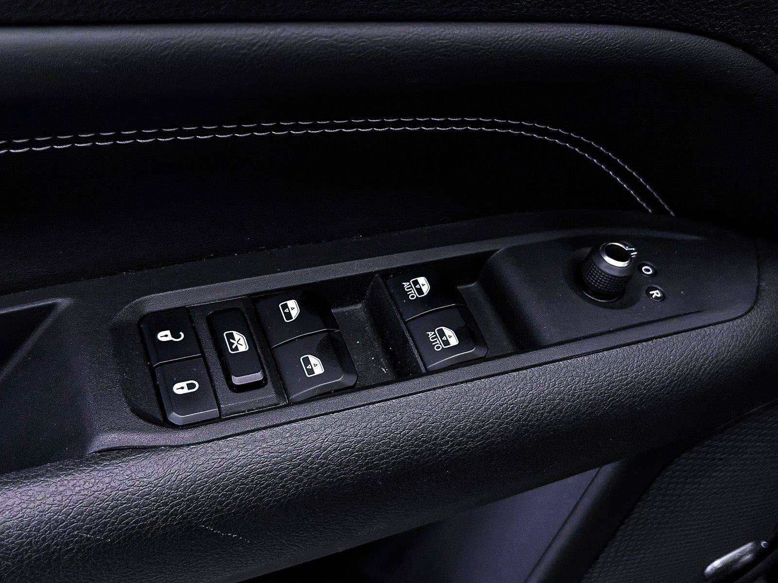 Used 2023 Jeep Compass High Altitude AWD/4WD image 19