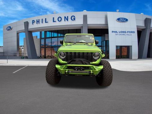 Used 2025 Jeep Gladiator Rubicon AWD/4WD image 9
