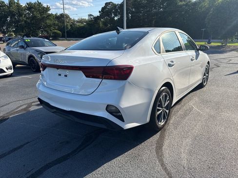 Used 2024 Kia Forte LXS w/ LXS Technology Package FWD image 7